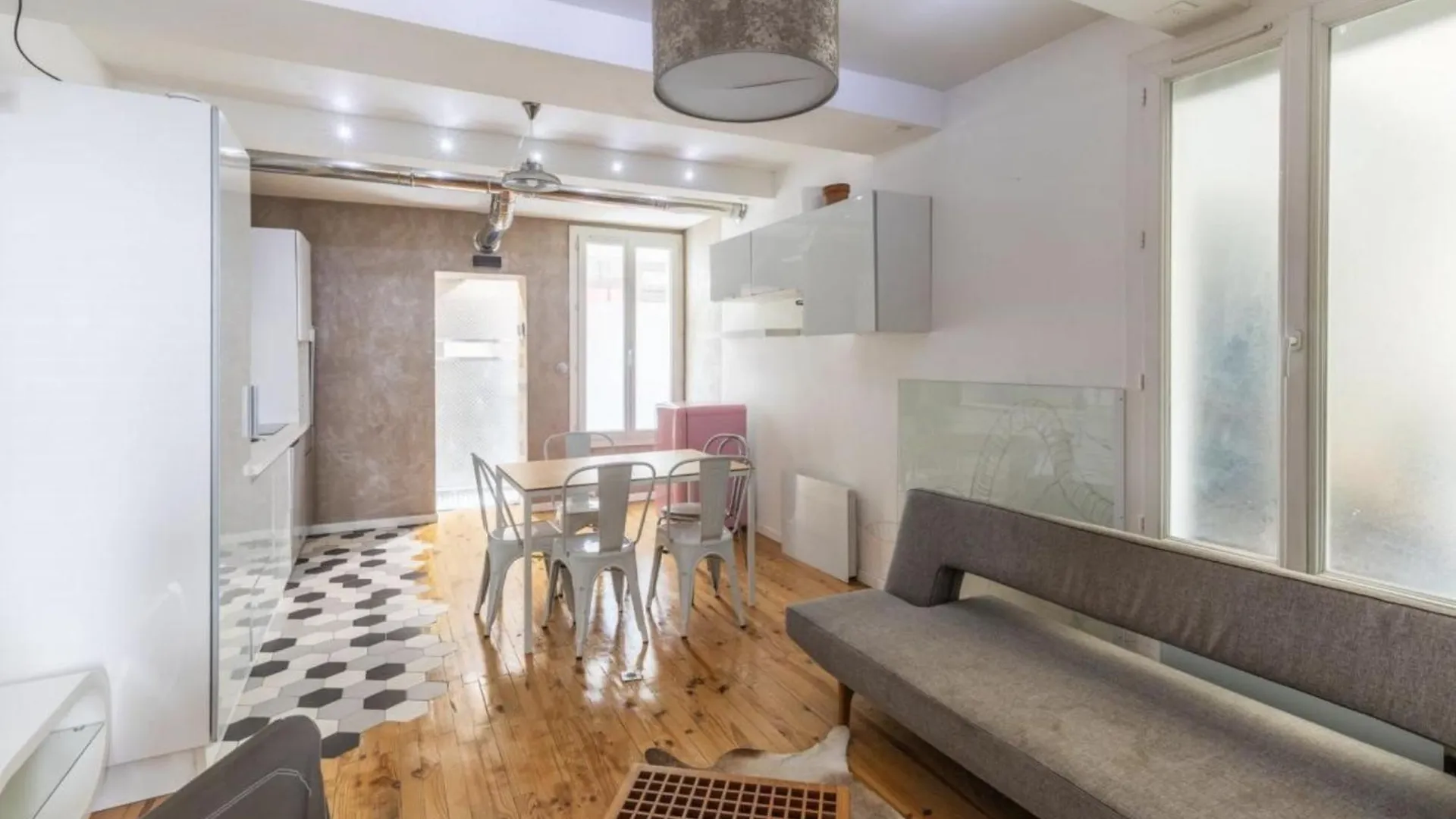 Beautifully Renovated 17Th Paris Apartment