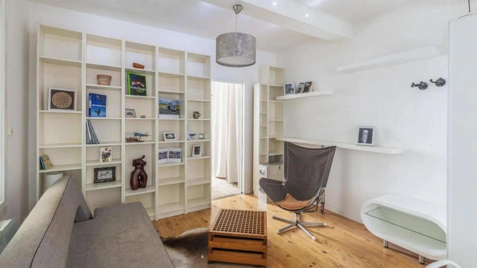 Beautifully Renovated 17Th Paris Apartment